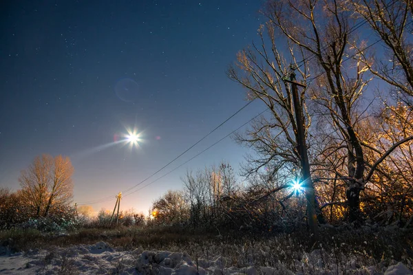 星空と雪の美しい夜空 — ストック写真