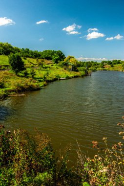 Parktaki gölün güzel manzarası