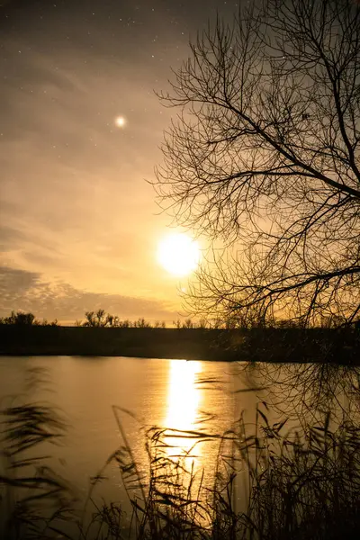 Прекрасний Захід Сонця Озері — стокове фото