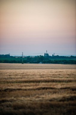 Gölün üzerinde güzel bir gün batımı