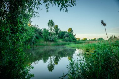 Gölde yaz günbatımı