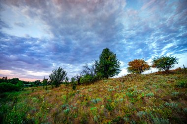 Gölün üzerinde güzel bir gün batımı