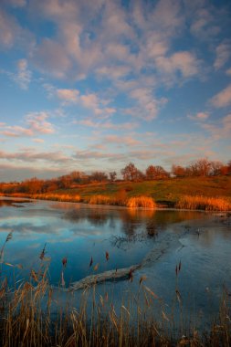Gölde güzel bir gün batımı