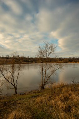 Nehirde güzel gün batımı