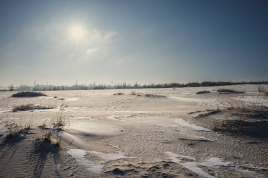 Kar ve karla kaplı kış manzarası