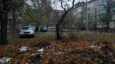 Yağmurdan sonra şehir caddesi