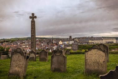Whitby - 23 Mayıs 2022: İngiltere 'nin Whitby kenti.