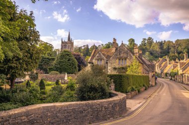 Castle Combe - 28 Mayıs 2022: Eski Cotswold Şatosu Combe, 