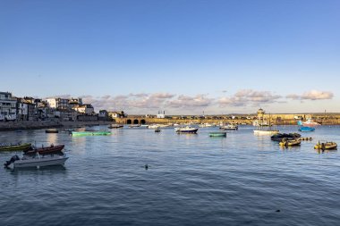 St Ives - 30 Mayıs 2022: Cornwall, İngiltere 'deki St. Ives kıyı kasabası.