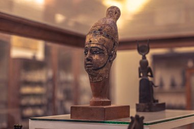 Kahire, Mısır - 13 Kasım 2021: Kahire, Mısır 'daki Kahire Müzesi' nde Antik Mısır el işi