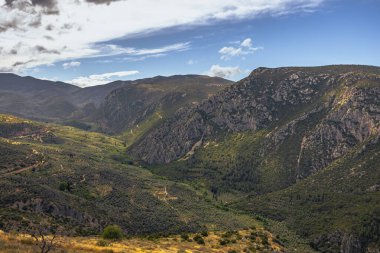 Delphi, Yunanistan, 4 Mayıs 2024: Yunanistan 'ın Delphi kentinin efsanevi arkeolojik kalıntıları