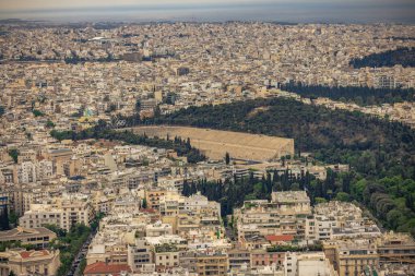 Atina, Yunanistan, 5 Mayıs 2024: Atina 'nın Lycabettuds tepesinden panoramik manzarası, Yunanistan