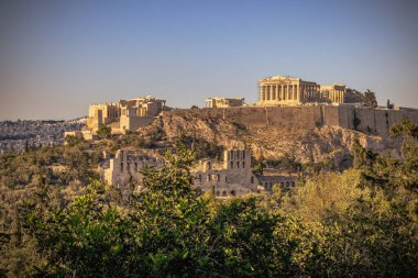 Yunanistan 'daki Philopappos tepesinden Atina Akropolünün panoramik manzarası