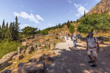 Delphi, Yunanistan, 4 Mayıs 2024: Yunanistan 'ın Delphi kentinin efsanevi arkeolojik kalıntıları