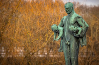 Oslo - 11 Şubat 2023: Oslo, Norveç 'teki ünlü Vigeland Park' taki heykeller