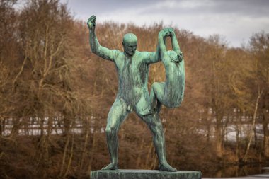 Oslo - 11 Şubat 2023: Oslo, Norveç 'teki ünlü Vigeland Park' taki heykeller