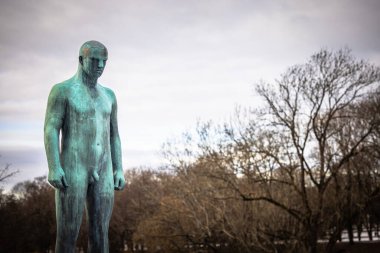 Oslo - 11 Şubat 2023: Oslo, Norveç 'teki ünlü Vigeland Park' taki heykeller