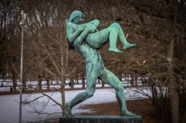 Oslo - 11 Şubat 2023: Oslo, Norveç 'teki ünlü Vigeland Park' taki heykeller
