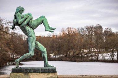Oslo - 11 Şubat 2023: Oslo, Norveç 'teki ünlü Vigeland Park' taki heykeller