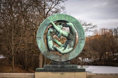 Oslo - 11 Şubat 2023: Oslo, Norveç 'teki ünlü Vigeland Park' taki heykeller