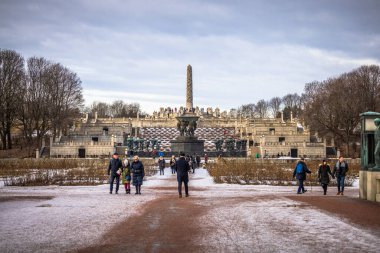 Oslo - 11 Şubat 2023: Oslo, Norveç 'teki ünlü Vigeland Park' taki heykeller