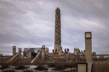 Oslo - 11 Şubat 2023: Oslo, Norveç 'teki ünlü Vigeland Park' taki heykeller