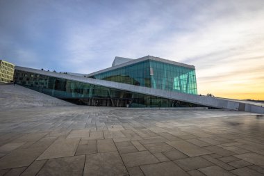 Oslo - 12 Şubat 2023: Oslo, Norveç 'in modern Opera Binası