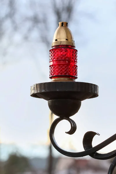 Traditionelle Laterne Mit Kerze Drinnen Auf Einem Metallständer Wohnkultur — Stockfoto