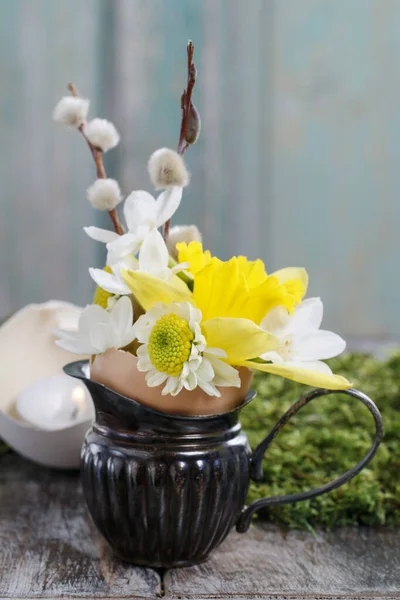 Easter Decoration Freesia Flowers Catkins Festive Decor — Stock Photo, Image