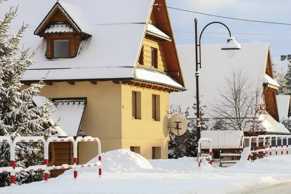 Ruas Casas Cobertas Neve Szaflary Polônia — Fotografia de Stock