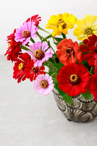 Grande Buquê Flores Zinnia Coloridas Decoração Festa — Fotografia de Stock
