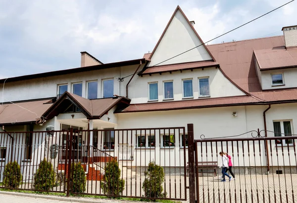 Une École Publique Pour Les Enfants Skomielna Biala Pologne — Photo