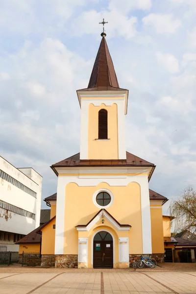 トリステナ スロバキアのセントジョージ教会 — ストック写真