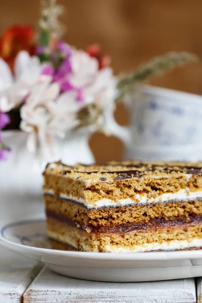 Hausgemachter Honigkuchen Auf Dem Tisch Party Dessert — Stockfoto