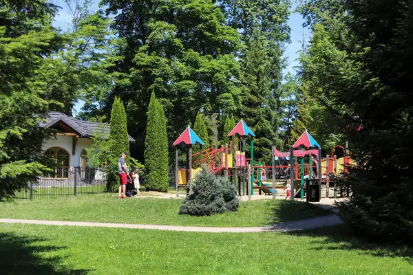 Dětské Hřiště Veřejném Parku Rabka Zdroj Polsko — Stock fotografie
