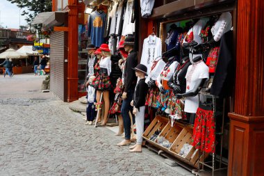 Polonya 'nın Zakopane kentindeki turistler için hediyelik eşya dükkanı.