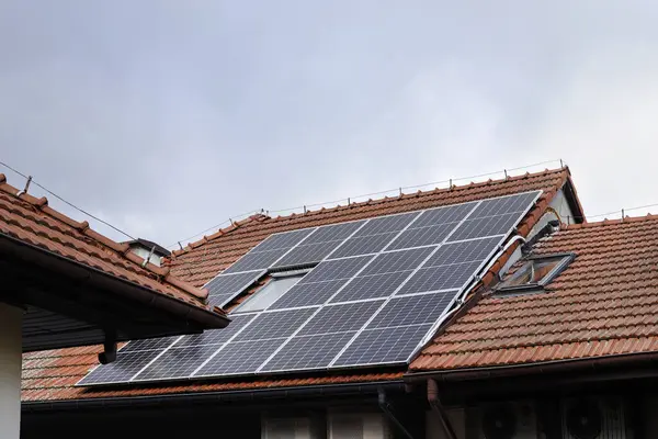 Solární Panely Střeše Eko Energie — Stock fotografie