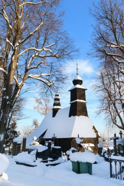 Saint Anna Kilisesi ve Polonya 'nın Nowy Targ şehrinde çevreleyen bir XIX merkez mezarlığı..