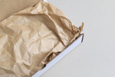 Sevkiyat için internetten alınmış eşyalar. Lojistik fikir