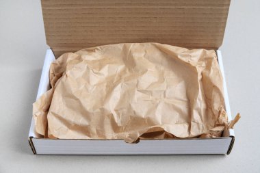 Sevkiyat için internetten alınmış eşyalar. Lojistik fikir