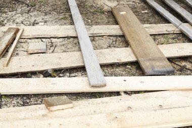 Tahtalar kereste fabrikasında işleniyor. Orman endüstrisi