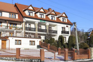 Rabka Zdroj 'da turistler için pansiyonlar ve oteller.