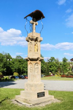 Polonya 'nın Slopnice kentindeki eski bir yol kenarı tapınağı..