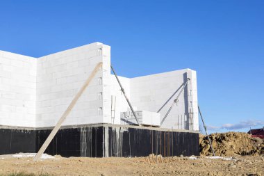 Polonya, Krakow 'da müstakil bir evin inşaat sahası.