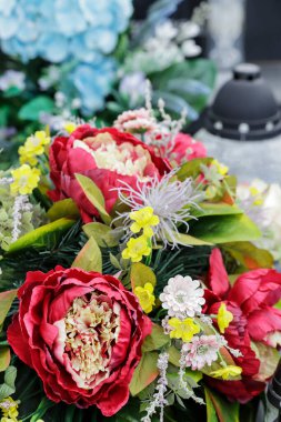 Yapay şakayıklı güzel bir dekorasyon. Grafiksel kaynaklar