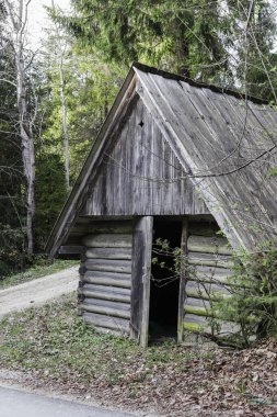 Çobanların koyunlarıyla birlikte yaşadığı geleneksel ahşap kulübeler. Kültür Mirası