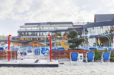 CHOCHOLOW, POLAND - Mayıs 04, 2024: Chocholow, Polonya 'da birçok ilgi çeken jeotermal havuzlar. Turistler için tatil yeri