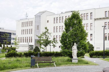 Jagiellon Üniversitesi. Polonya 'nın en eski üniversitesi, Orta Avrupa' nın en eski ikinci üniversitesi. Polonya, Krakow 'daki modern kampüs binaları.
