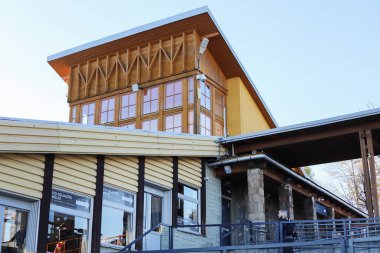 ZAKOPANE, POLAND - 24 Ekim 2024 Gubalowka, Zakopane 'deki üst füniküler istasyon. Turistler için tatil yeri