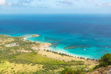 Kertenkele Adası 'ndaki Aşçı' dan mercan resiflerine muhteşem bir hava manzarası. Avustralya 'nın kuzeydoğusundaki Büyük Set Resifi' nde yer almaktadır.